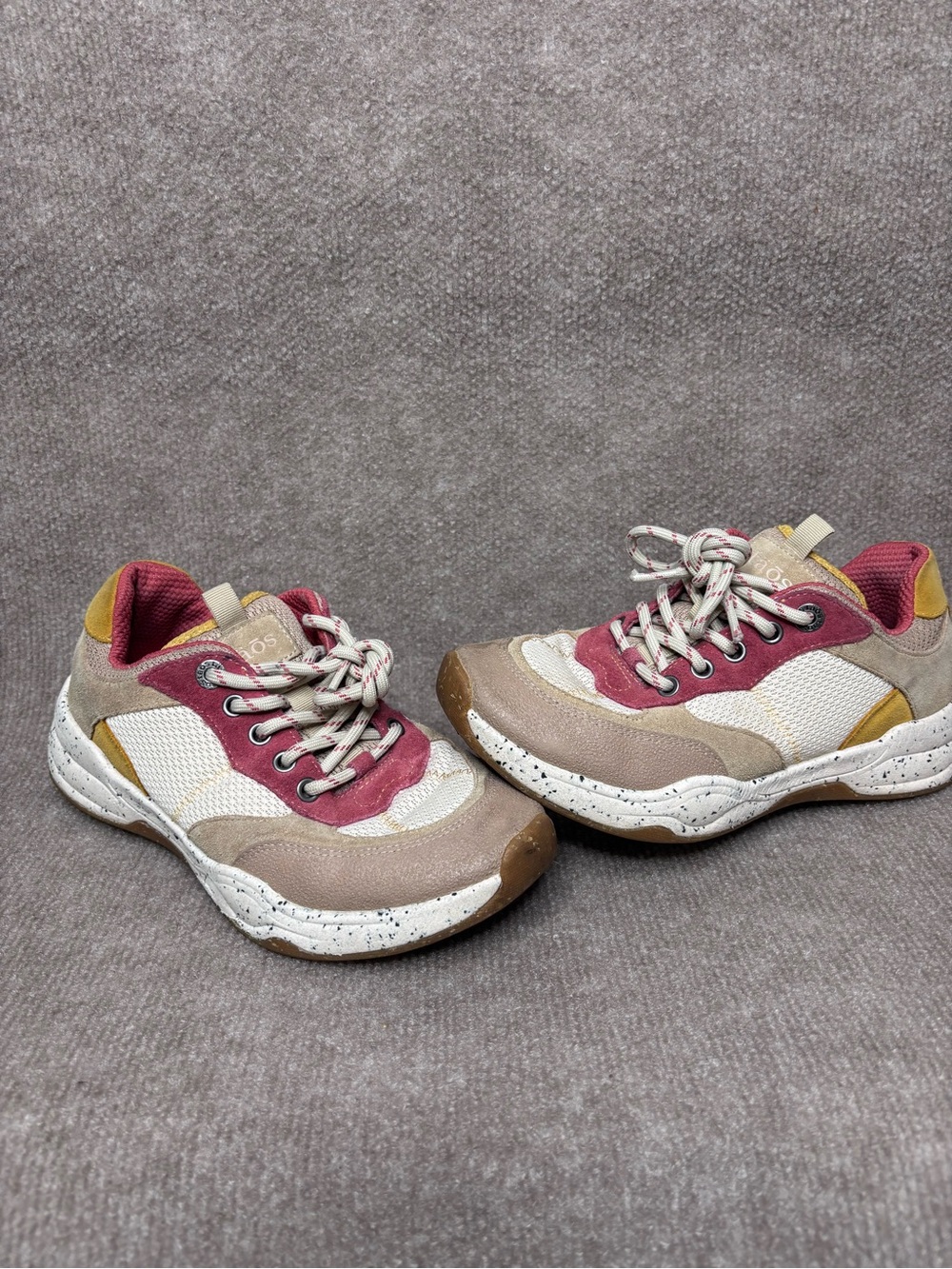 Taos Casual Lace-Up Women's Sneakers - Pink, Beige & White